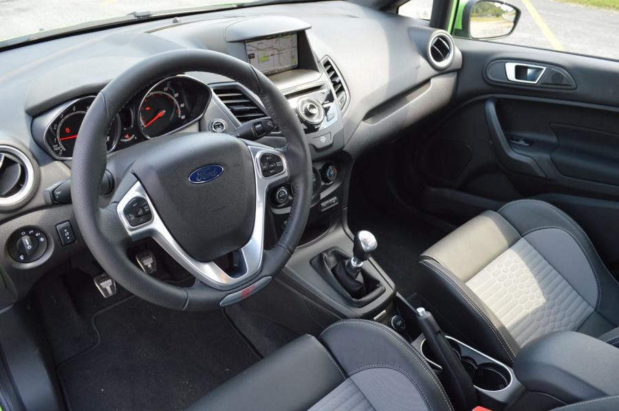  Ford Fiesta ST 2014 года  (фото 5 из 66)